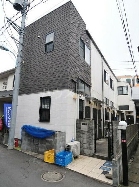 27/30 エントランス