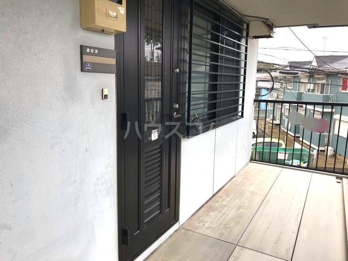 2/4 エントランス