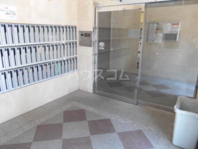 20/30 エントランス