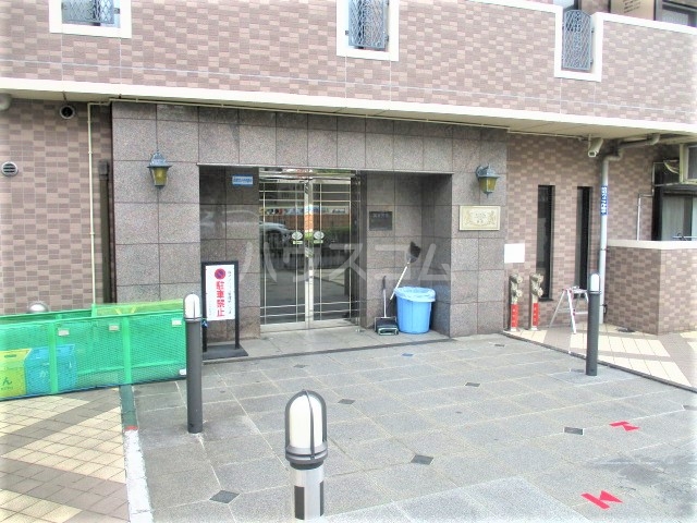 19/29 エントランス