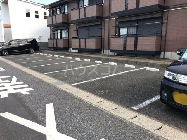 18/19 駐車場