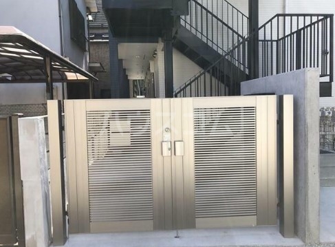 15/19 エントランス