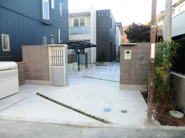 22/30 エントランス