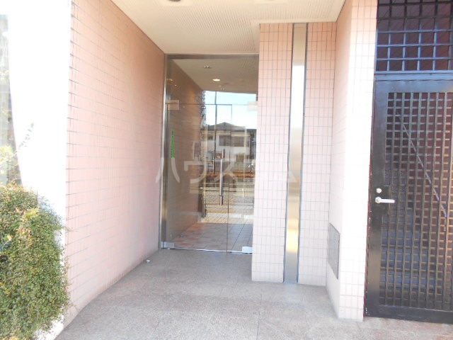 28/30 エントランス