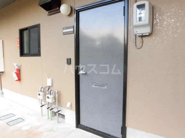 20/23 エントランス