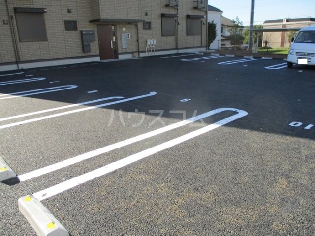 15/20 駐車場