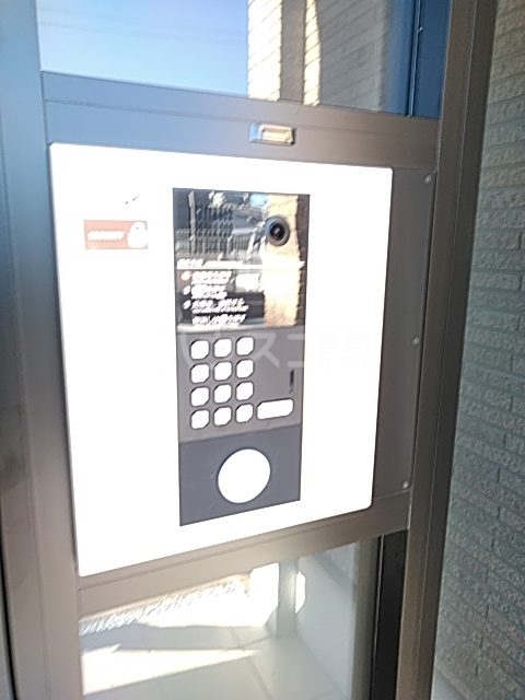 27/30 エントランス