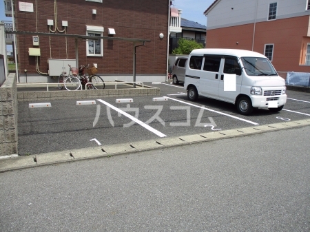 14/14 駐車場