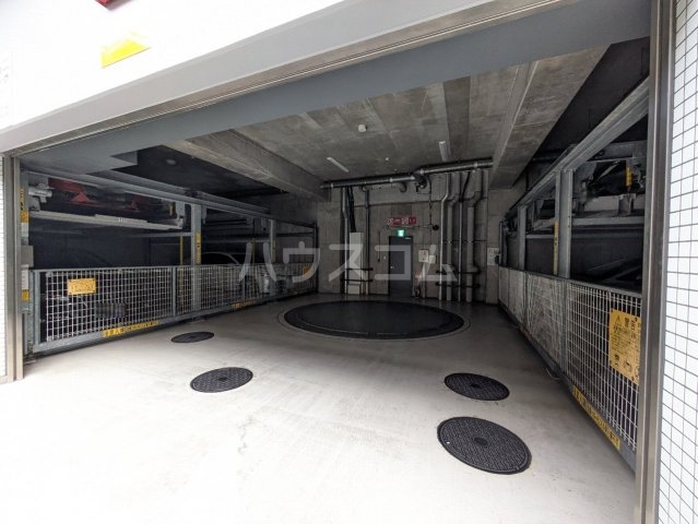28/30 駐車場