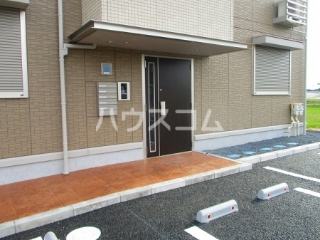 13/16 エントランス