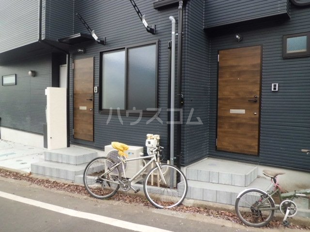 18/23 エントランス