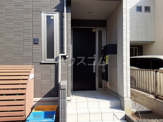 21/22 エントランス