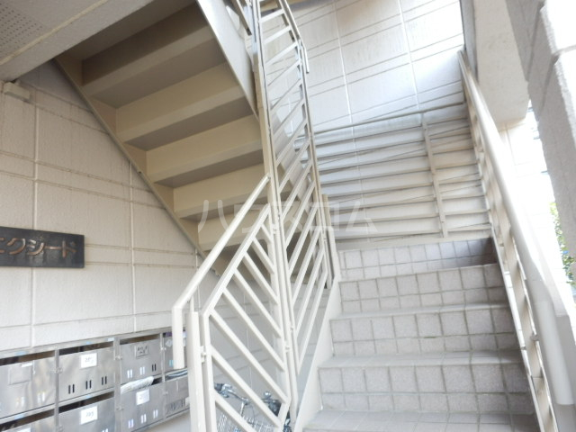 17/27 エントランス