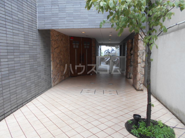 15/21 エントランス