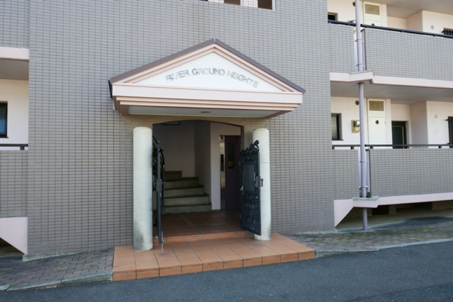 21/30 エントランス