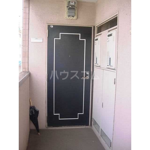 14/22 エントランス