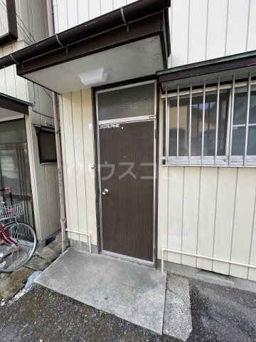 19/27 エントランス
