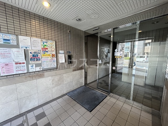 2/3 エントランス