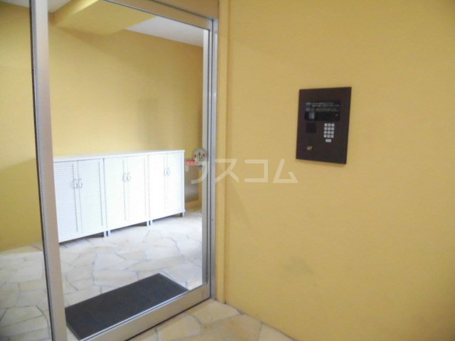 23/30 エントランス