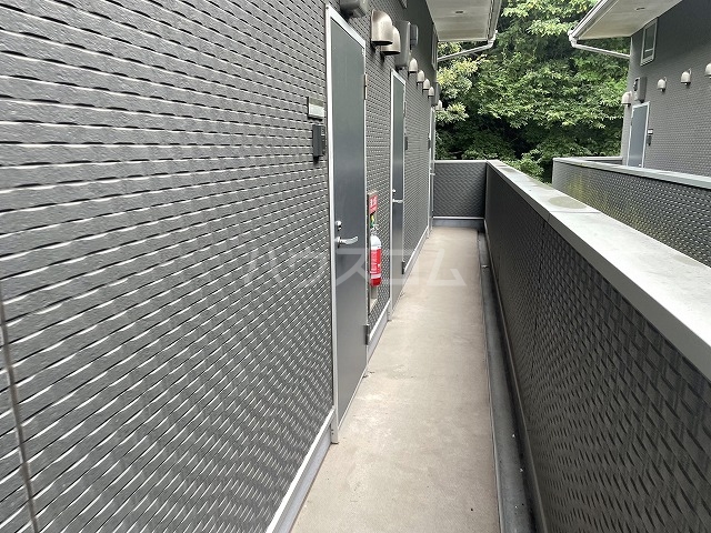 25/30 エントランス