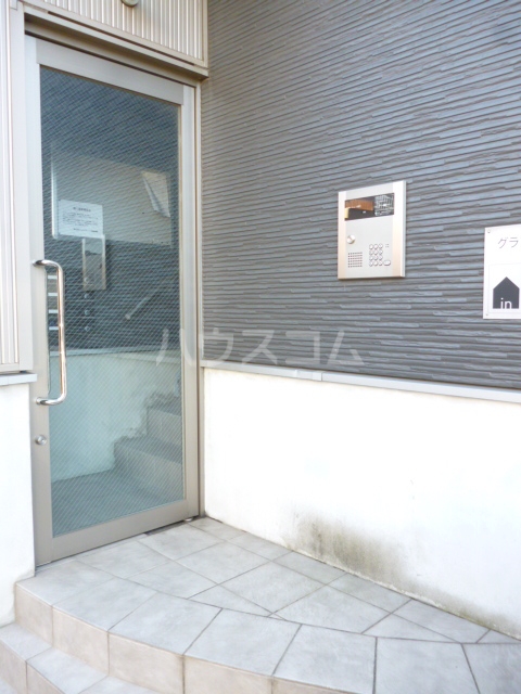 2/5 エントランス