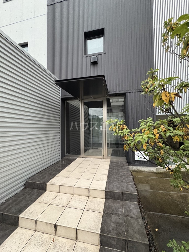 2/5 エントランス