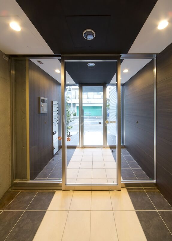 15/23 エントランス