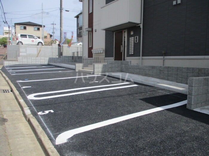 18/20 駐車場