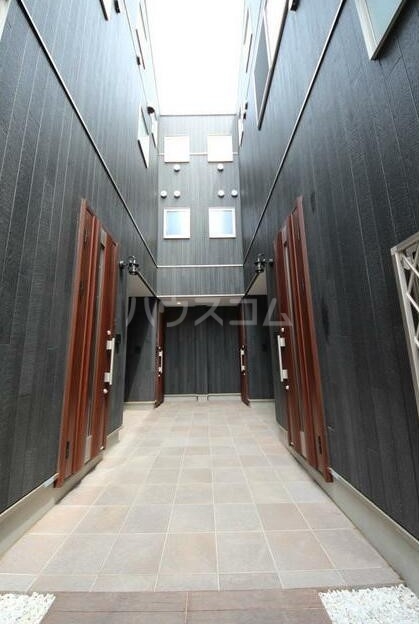 17/27 エントランス