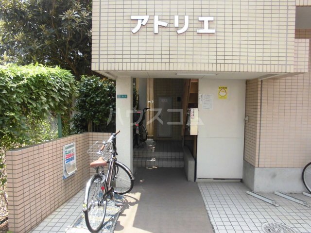 28/30 エントランス