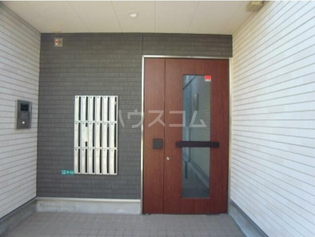 16/26 エントランス