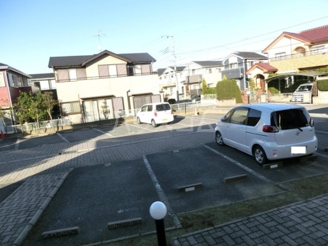 15/18 駐車場