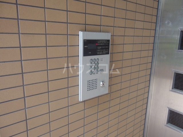 23/30 エントランス