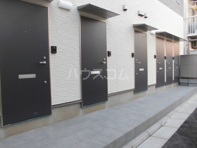 17/27 エントランス