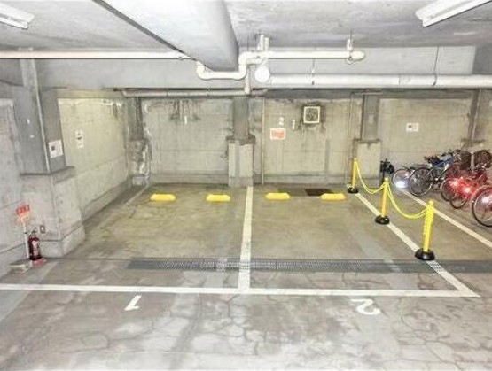 24/28 駐車場