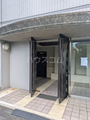 25/30 エントランス