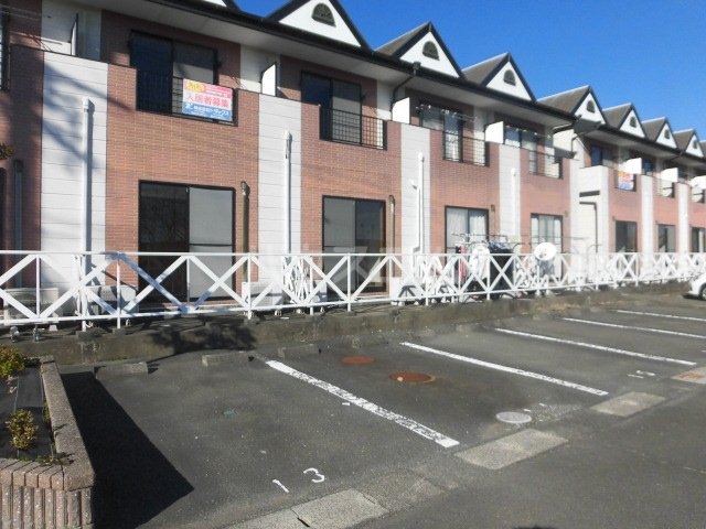 26/27 駐車場