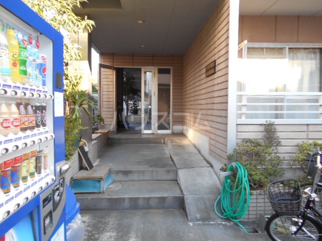 22/30 エントランス