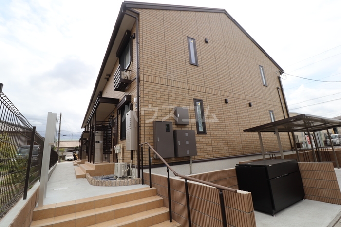 18/21 エントランス