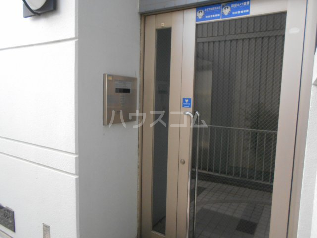 21/30 エントランス