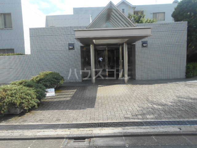 16/27 エントランス