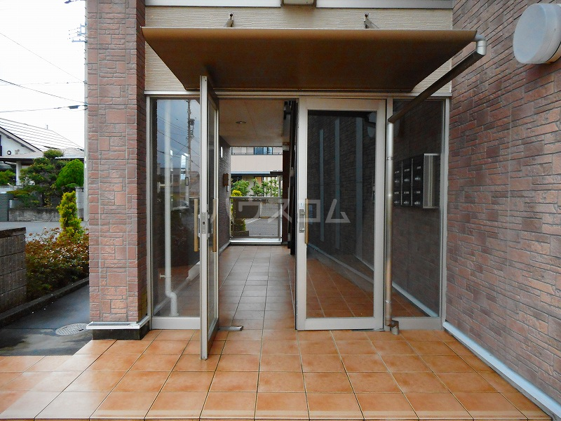 18/25 エントランス