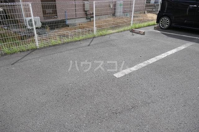 2/4 駐車場