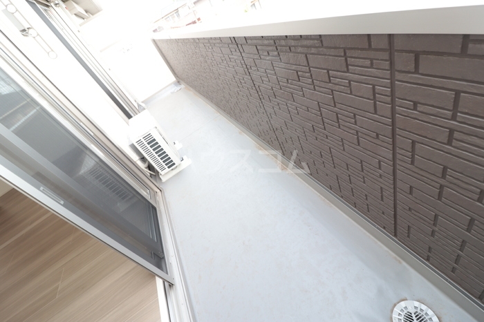 13/19 バルコニー