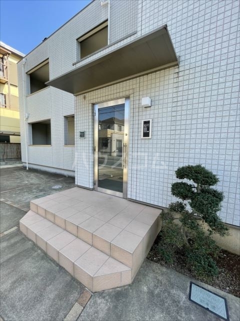 25/30 エントランス