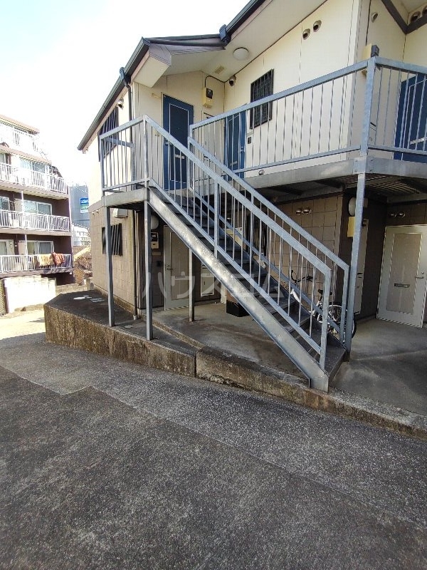 21/30 エントランス