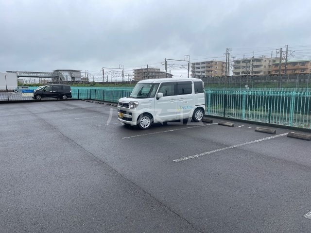 16/20 駐車場