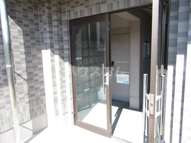 20/26 エントランス