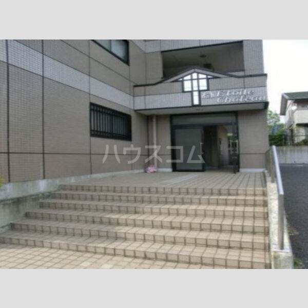 16/17 エントランス