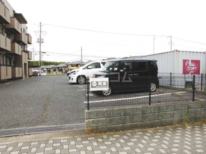 14/17 駐車場